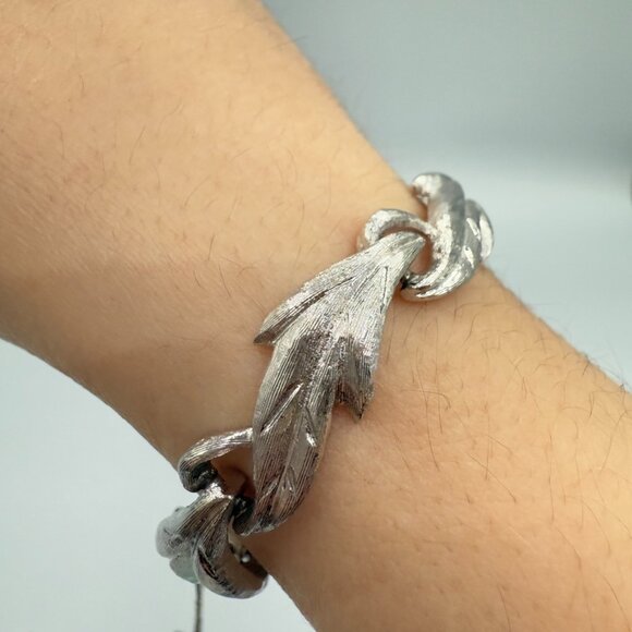Vintage Monet Brushed Silver Leaf Design Bracelet with Safety Clasp - Picture 13 of 16